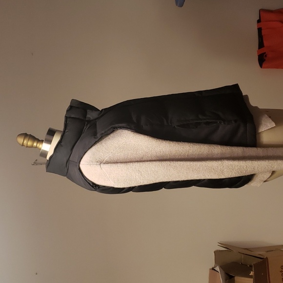 GAP puffer vest - Picture 2 of 4